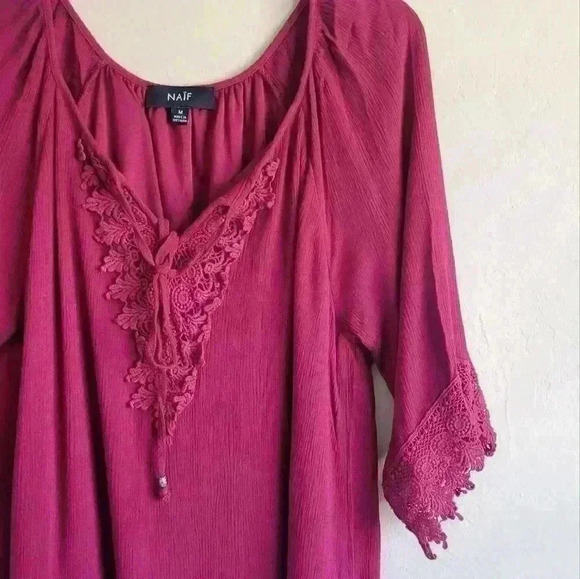 Naif burgundy red v-neck boho style shift dress size medium - Picture 2 of 12